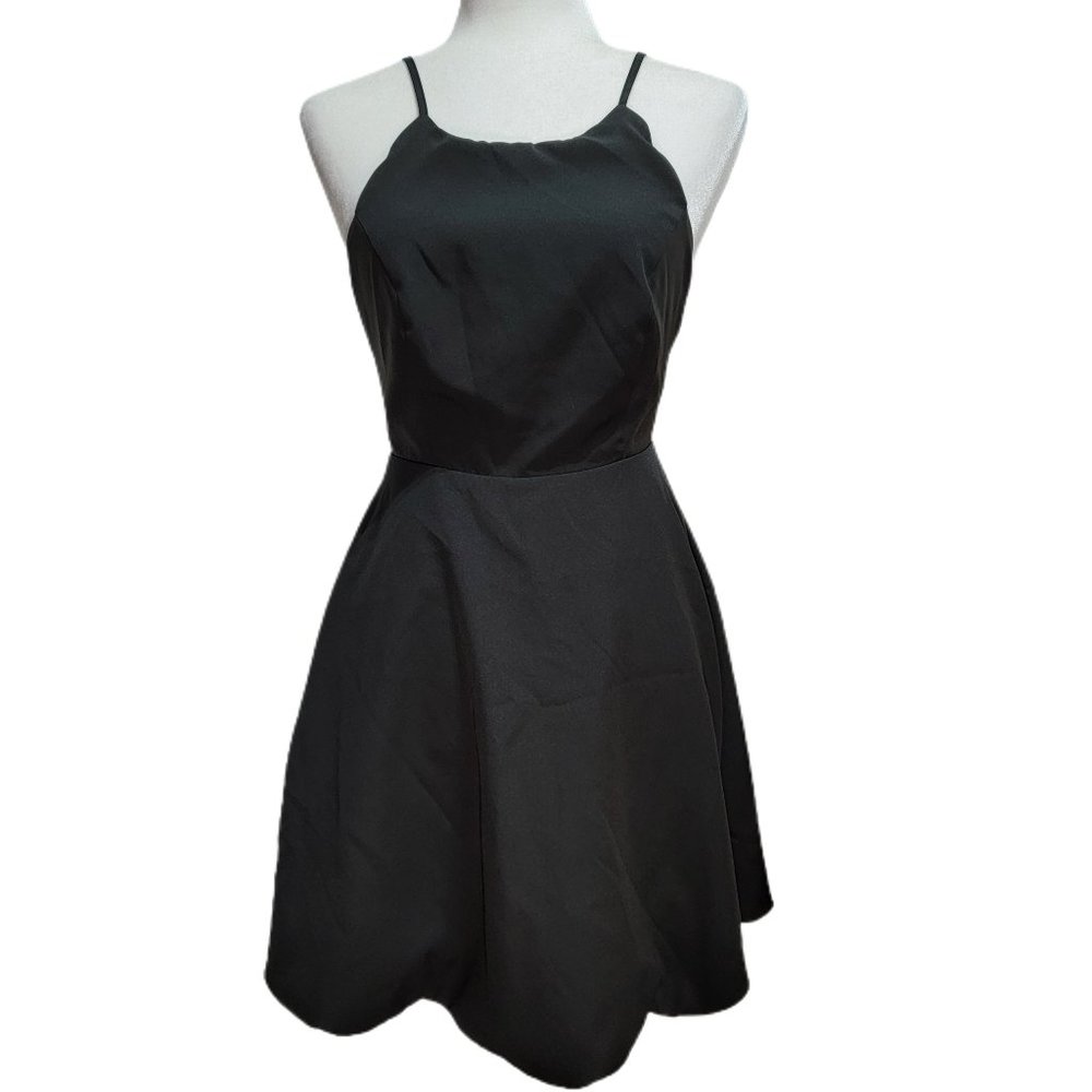 Lulu’s Black Scalloped Halter Fit to Flare Dress Size S Zip Back Strappy
